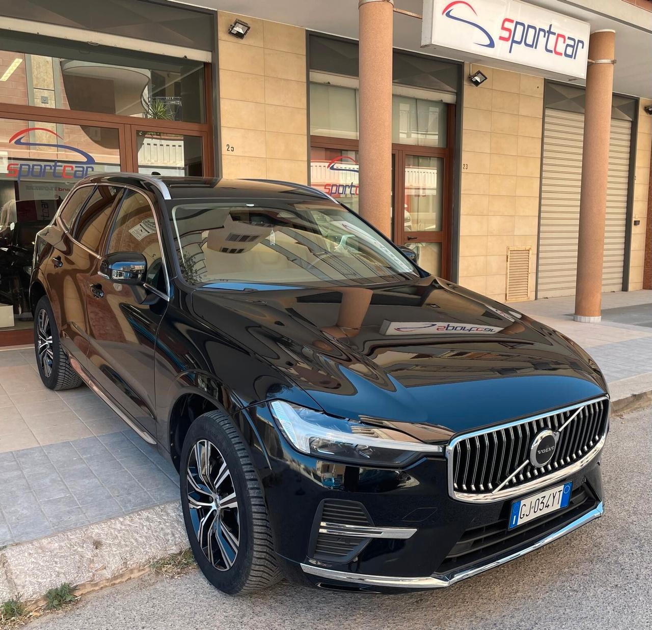 Volvo XC60 B4 (d) 197cv automatico INSCRIPTION PELLE NAVY LED 19