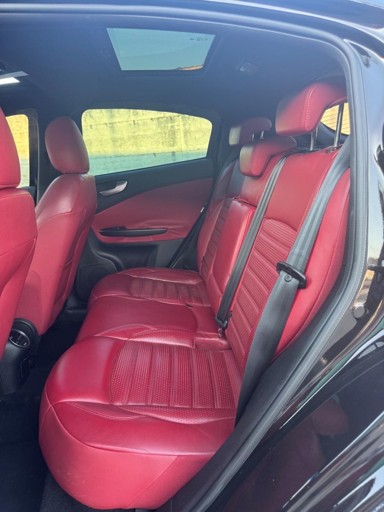 Alfa Romeo Giulietta 1.6 JTDm-2 CV Exclusive Full Optional