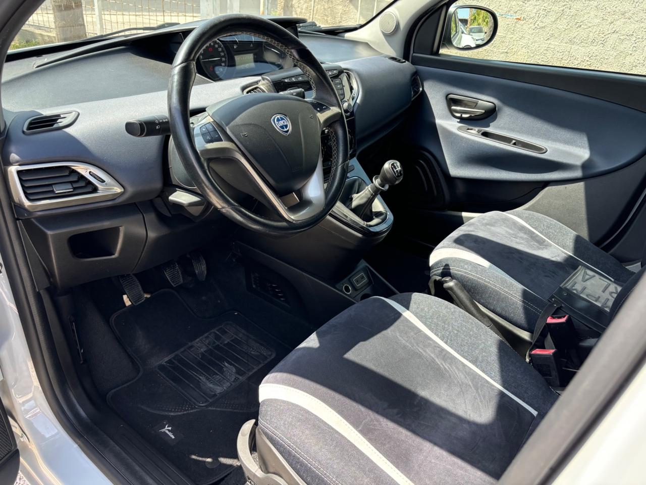LANCIA YPSILON GPL ECOCHIC MYA FULL OPT