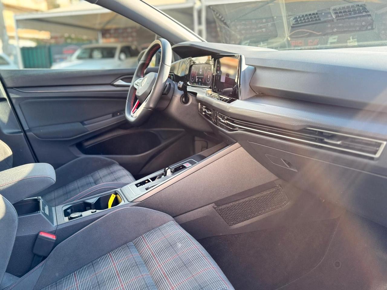 Volkswagen Golf 8 GTI 2.0 TSI DSG