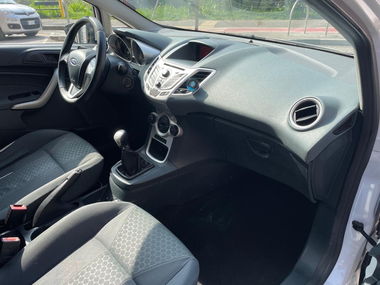 Ford Fiesta 1.4 TDCi 68CV 5 porte Titanium/GARANZIA