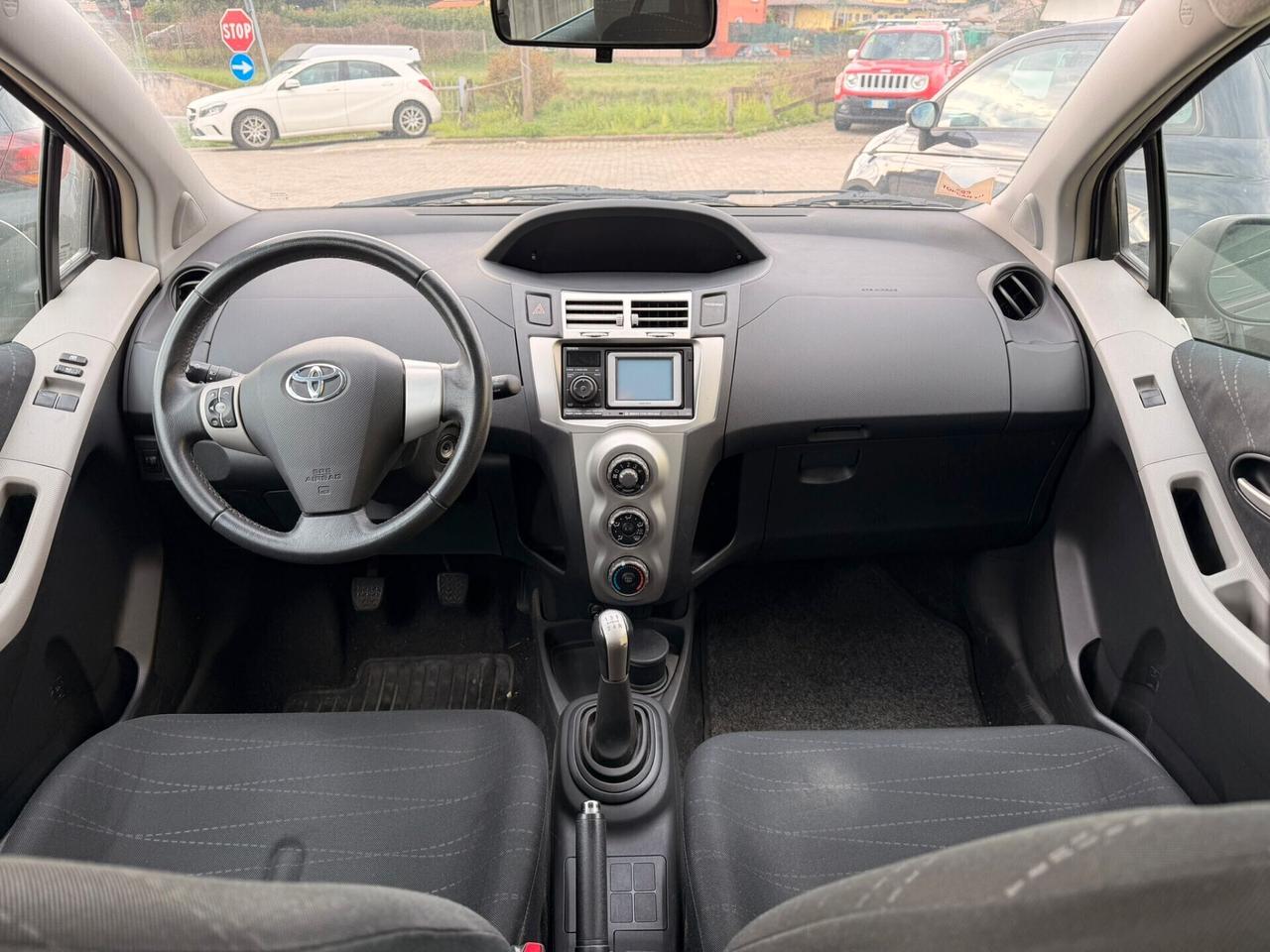 Toyota Yaris 1.3 B 5 porte Navi