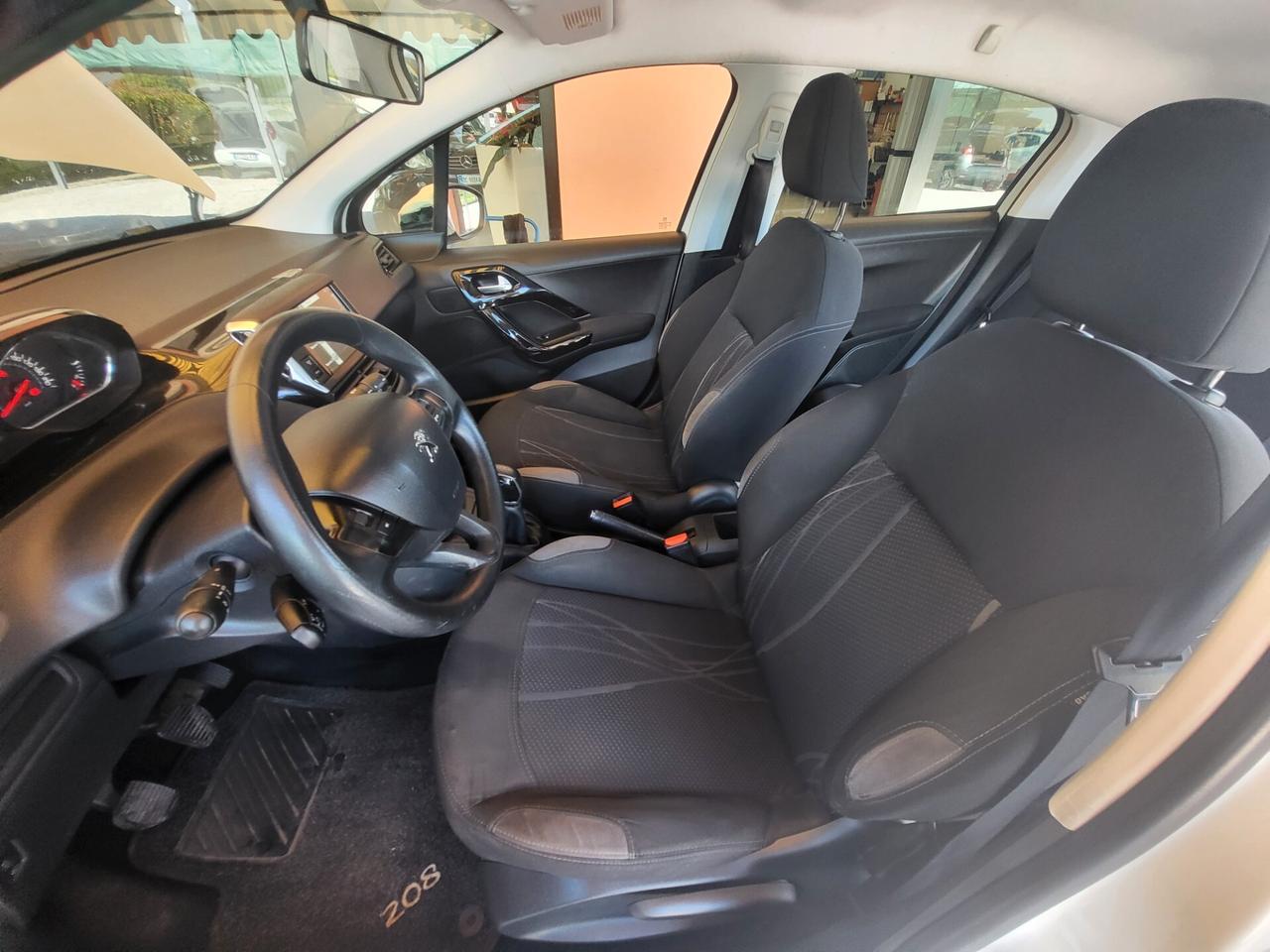 Peugeot 208 1.2 VTi 82 CV 5 porte Allure