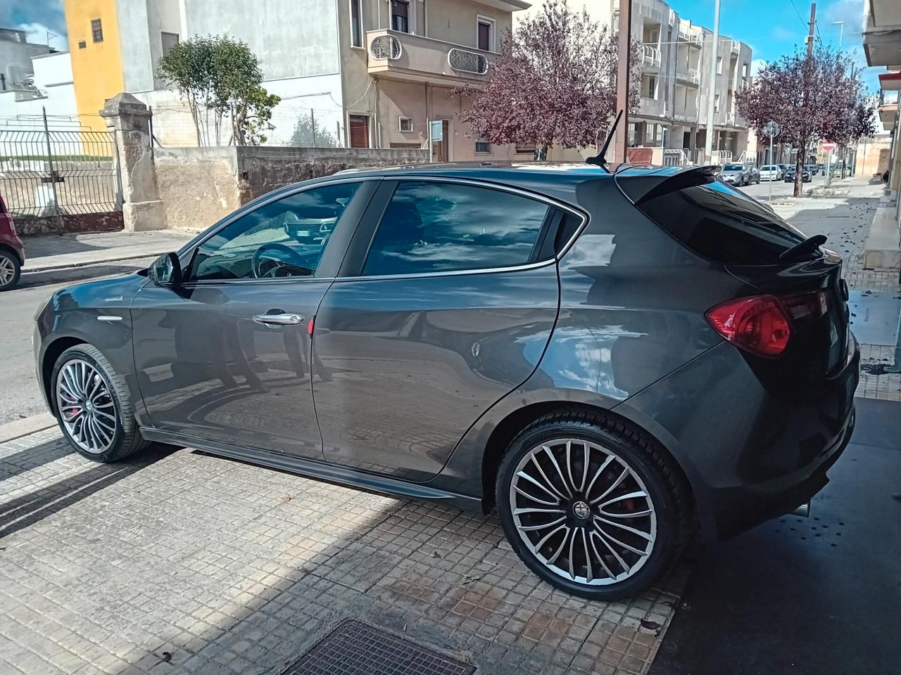Alfa Romeo Giulietta 1.6 JTDm-2 105 CV Distinctive