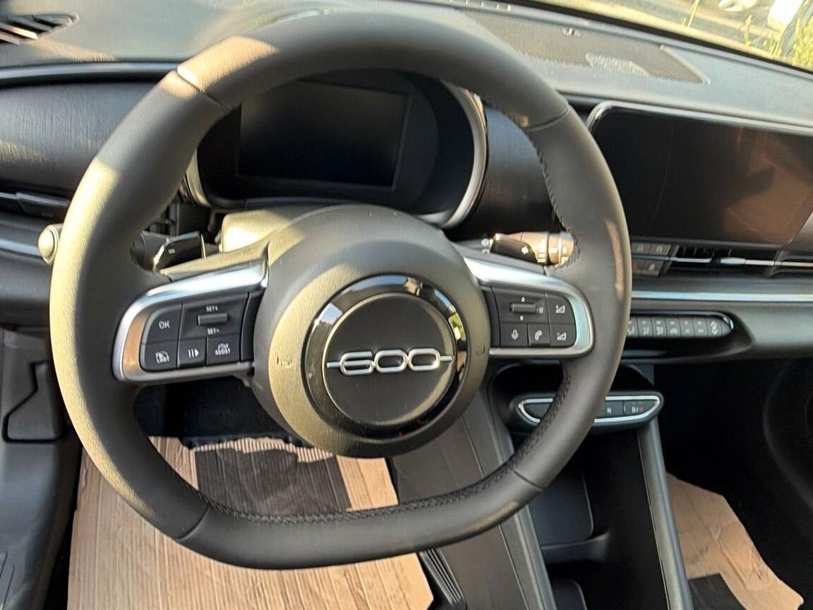 Fiat 600 Hybrid 110 CV DCT MHEV Pop