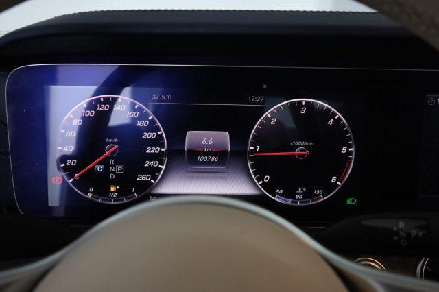 MERCEDES-BENZ CLA sse E Coupé E 220 d 4Matic AMG-Line/Premium
