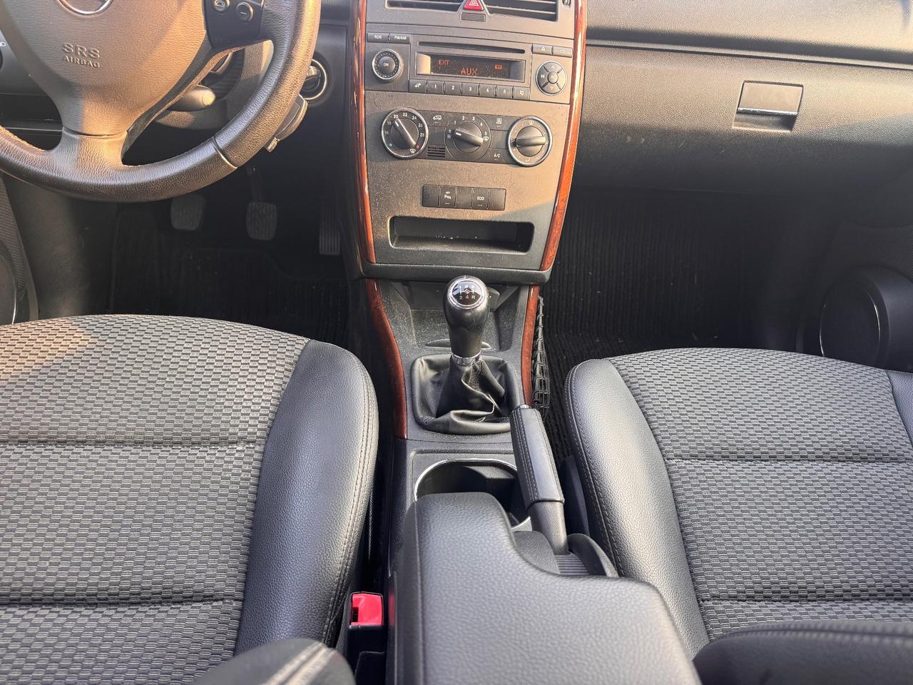 Mercedes-benz A 150 BlueEFFICIENCY Coupé Avantgarde