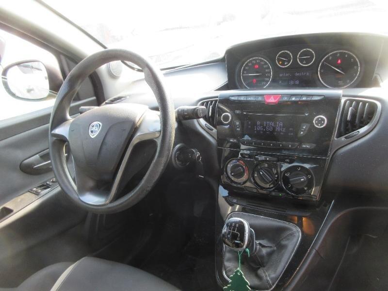 Lancia Ypsilon 0.9 TwinAir 85 CV 5 porte Metano Ecochic Gold