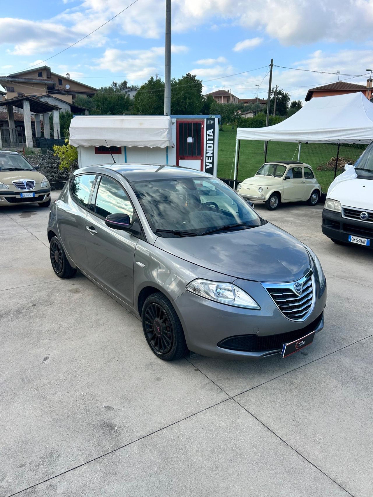 Lancia Ypsilon 1.2 69 CV 5 porte S&S Gold