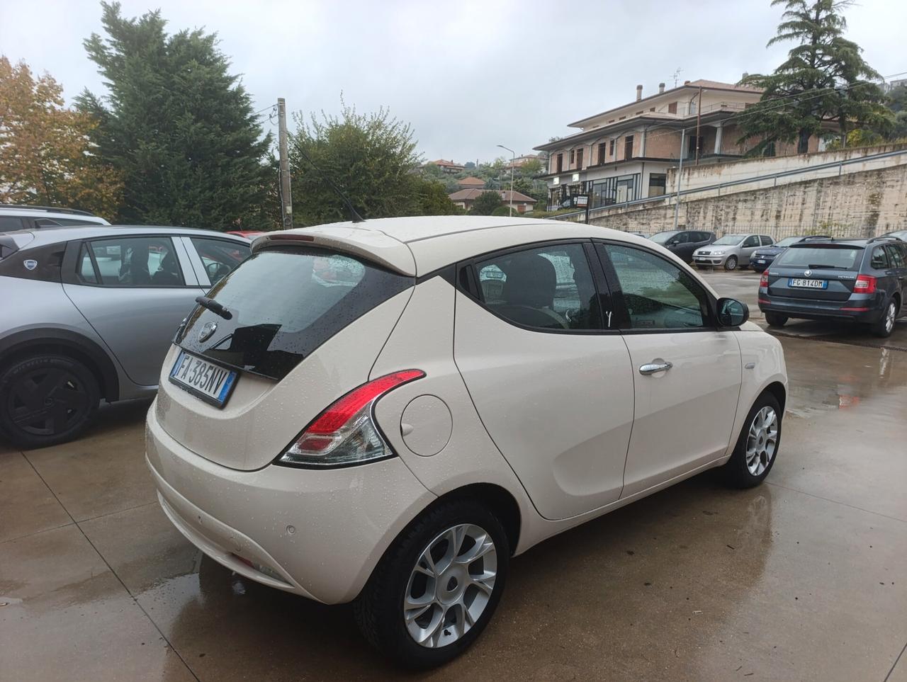 Lancia Ypsilon 1.2 69 CV 5 porte Gold