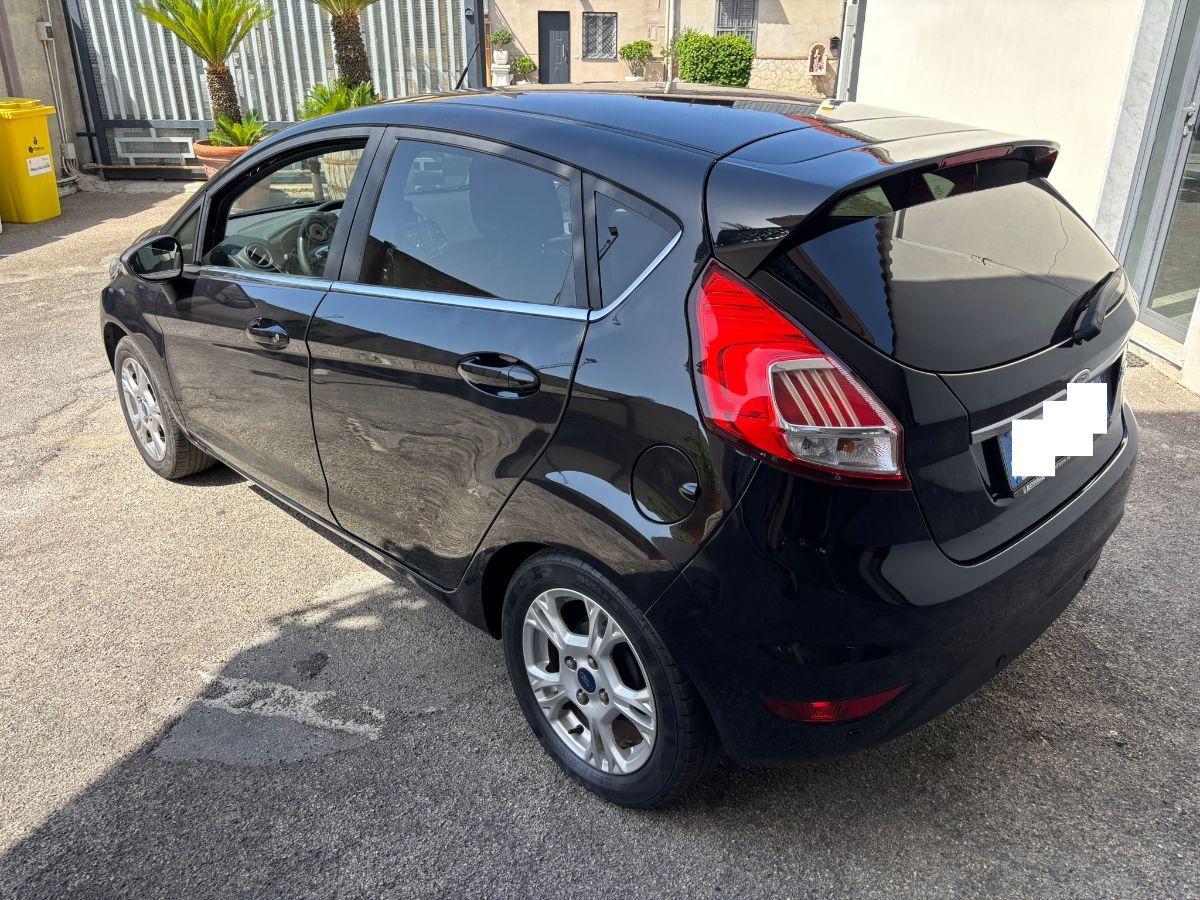 FORD Fiesta 1.5 TDCi 75CV 5p. Titanium