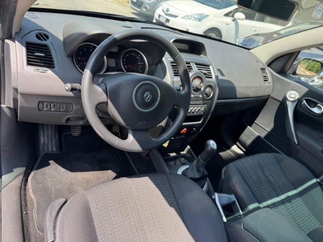 RENAULT Megane Mégane C-C 1.6 16V Dynamique