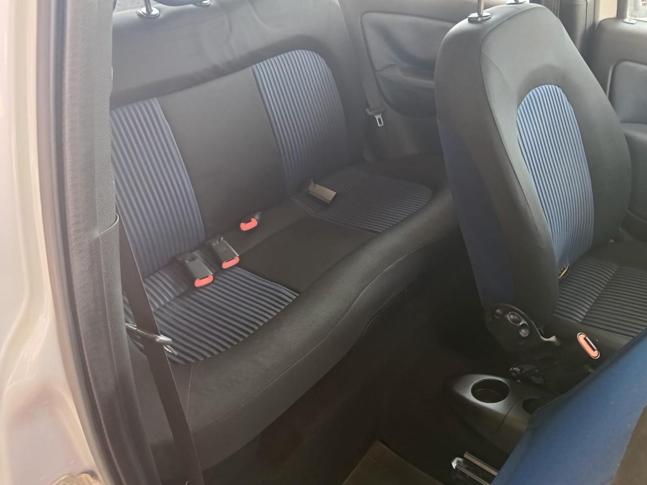 Lancia Ypsilon 1.3 MJT 75 CV Argento