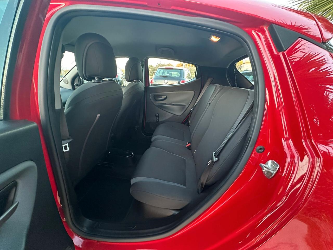 Lancia Ypsilon 1.2 70 CV Silver