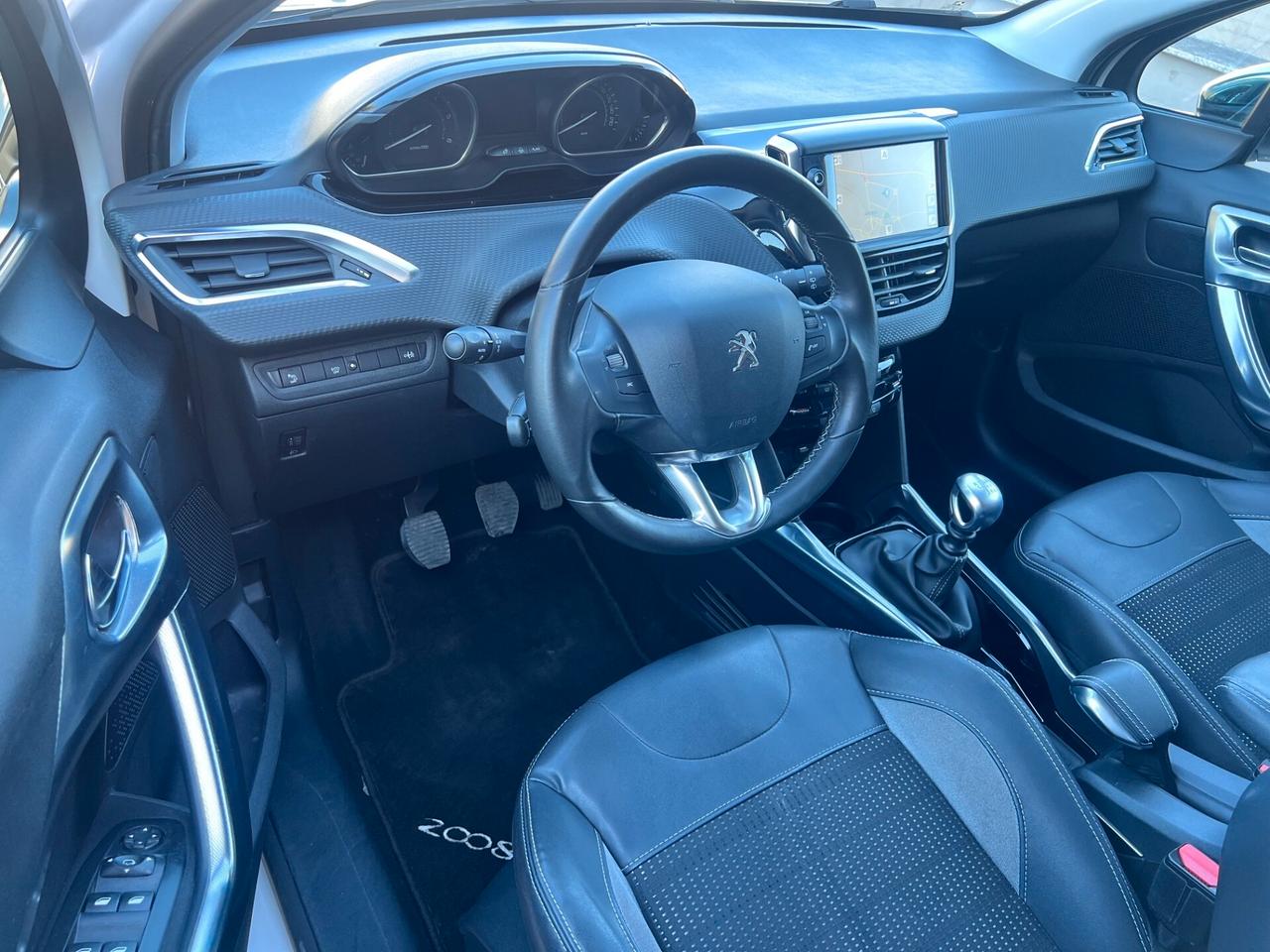 Peugeot 2008 1.6 e-hdi 115cv ALLURE NAVI/PELLE/16; PERFETTA!