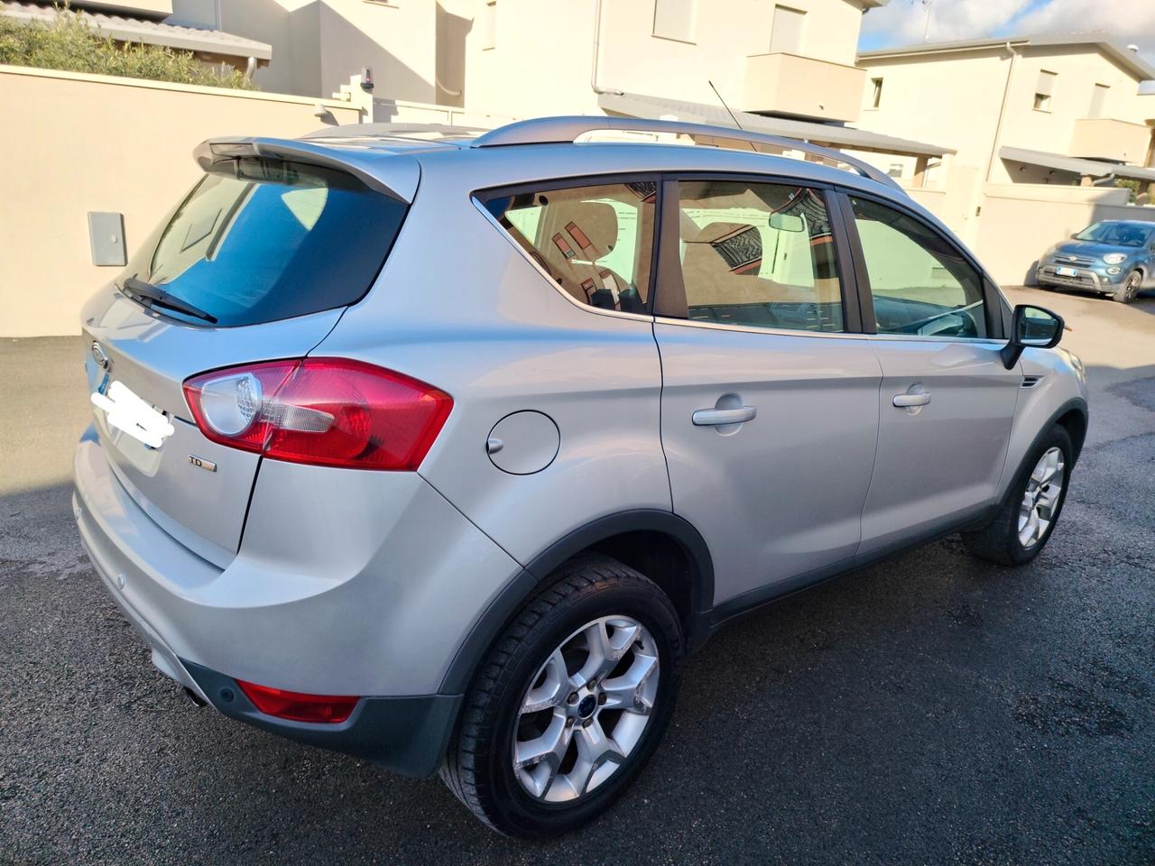 Ford Kuga Kuga+ 2.0 TDCi 136 CV 2WD DPF