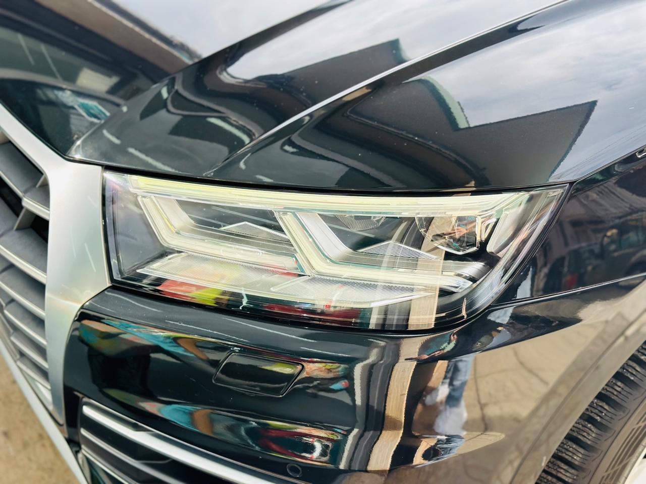 Audi Q5 2.0 TDI 190CV quattro Stronic S-LINE