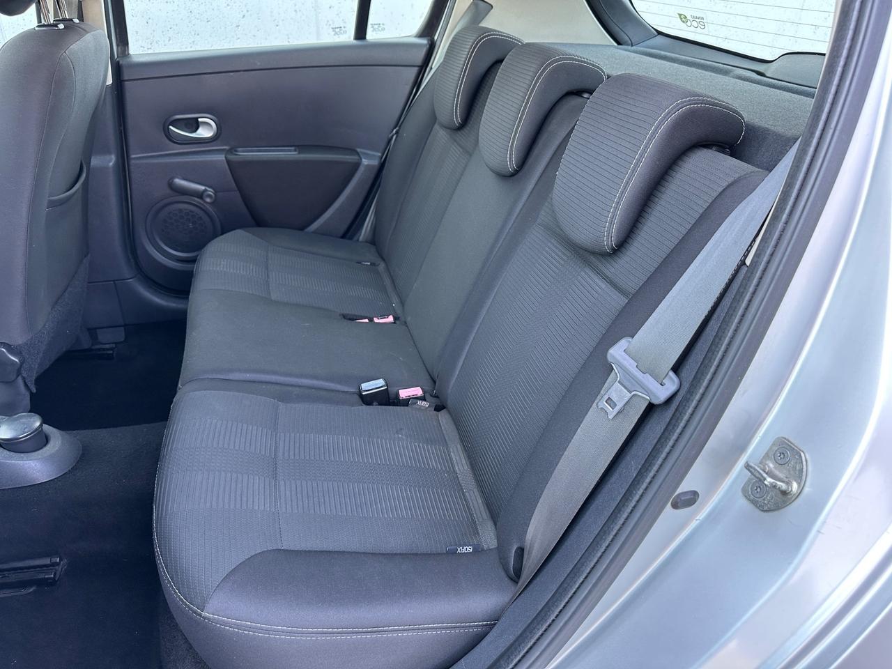 Renault Clio 1.2 16V 5 porte Luxe