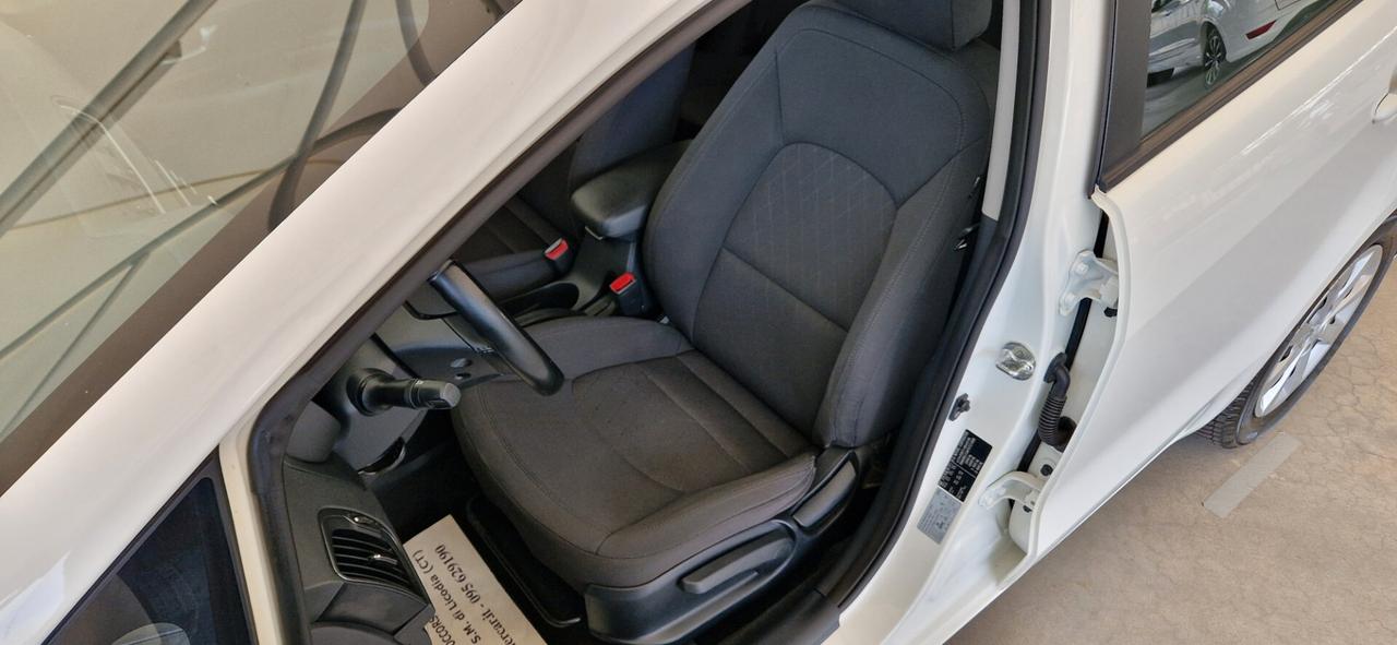 Kia Rio 1.1 CRDi 5p. Cool