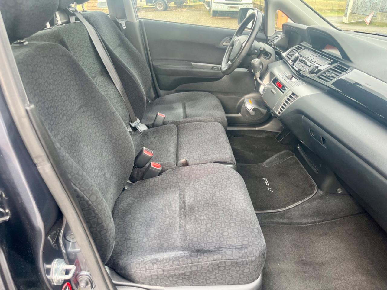 Honda FR-V 1.7benz 2006 124.000km 6posti pefetta