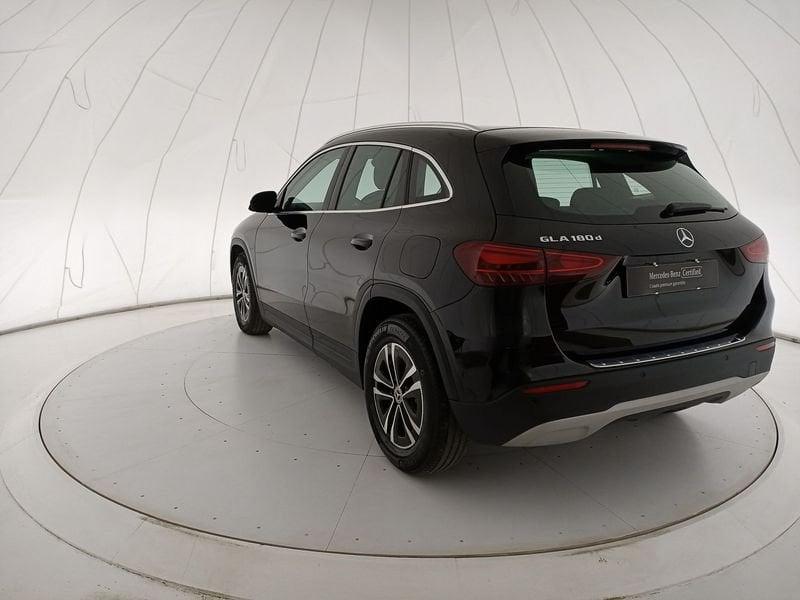 Mercedes-Benz GLA GLA-H247 2023 180 d Advanced auto