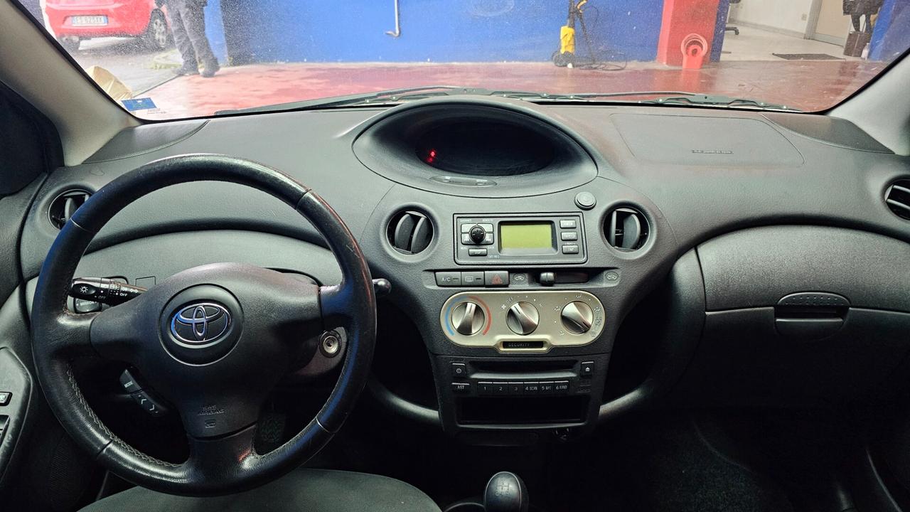 Toyota Yaris 1.0i 16V cat 5 porte