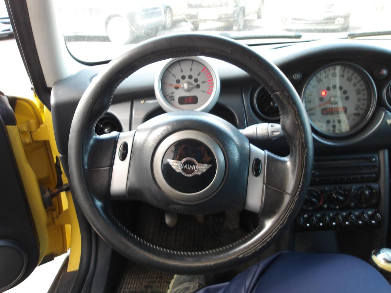 Mini 3 Porte One D De Luxe 1.4