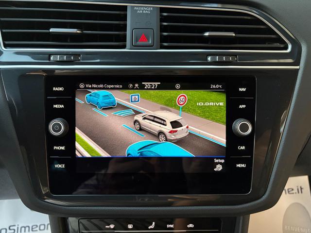 VOLKSWAGEN Tiguan 2.0 TDI 150 CV SCR DSG R-Line LUCI AMBIENTE