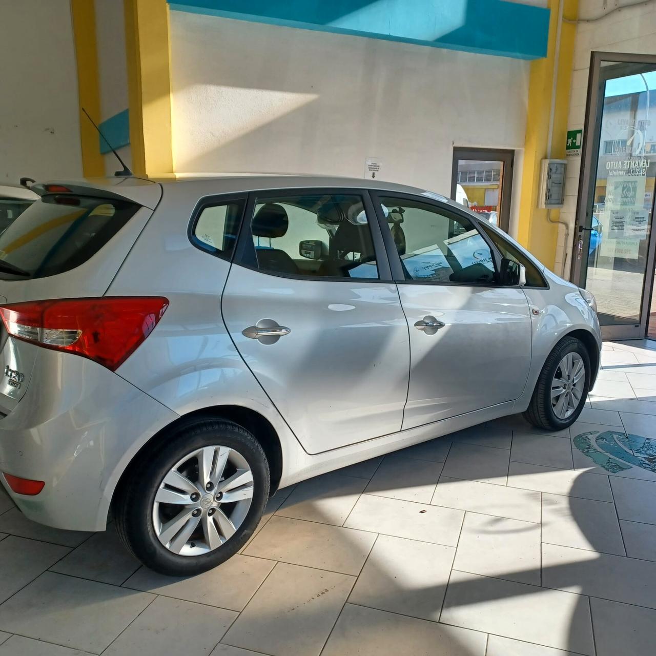 SEMBRA NUOVA 133.188 KM HYUNDAI IX20 1.4 TDI