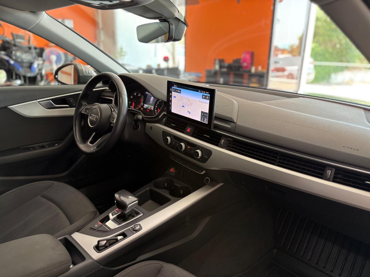 Audi A4 Avant 30 TDI/136 CV S tronic Business