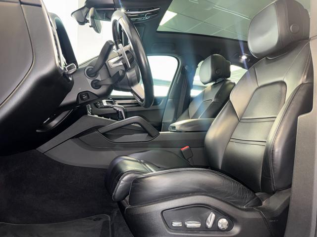 PORSCHE Cayenne 3.0 V6 E-Hybrid / CHRONO / P.H.A.S.M. / TETTO