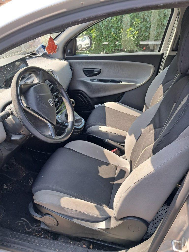 Lancia Ypsilon 5 Porte 1.2 Silver