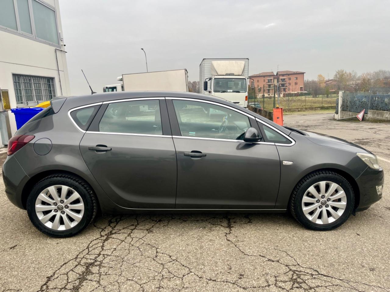 Opel Astra 1.7cdti 2011 109.000km cinghia/tagliando appena fatti