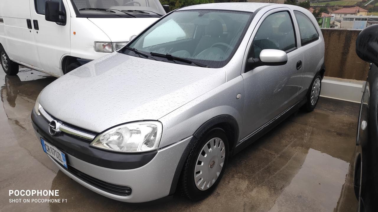 Opel Corsa 1.0 benzina neopatentati 2003