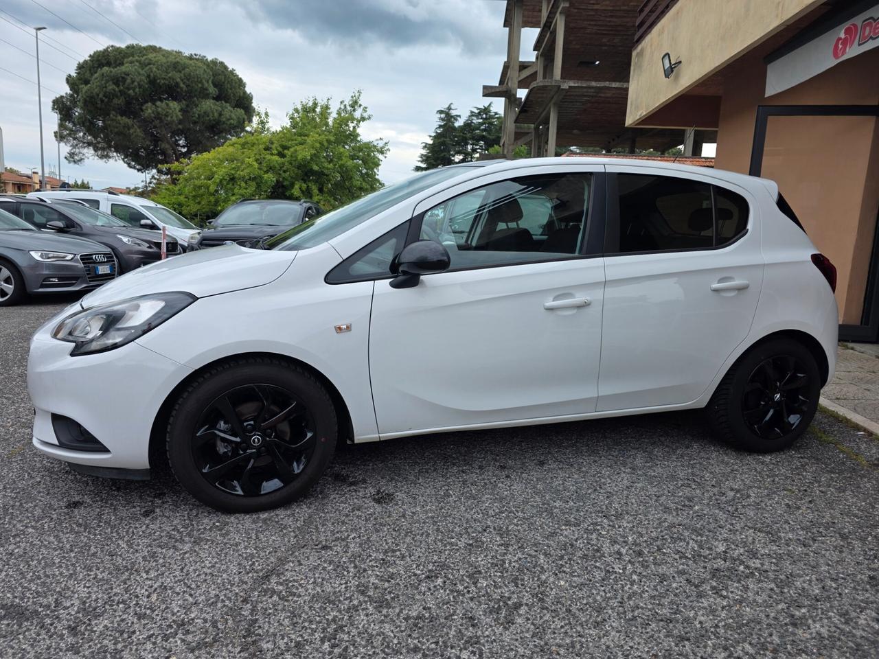Opel Corsa 1.2 Coupé b-Color