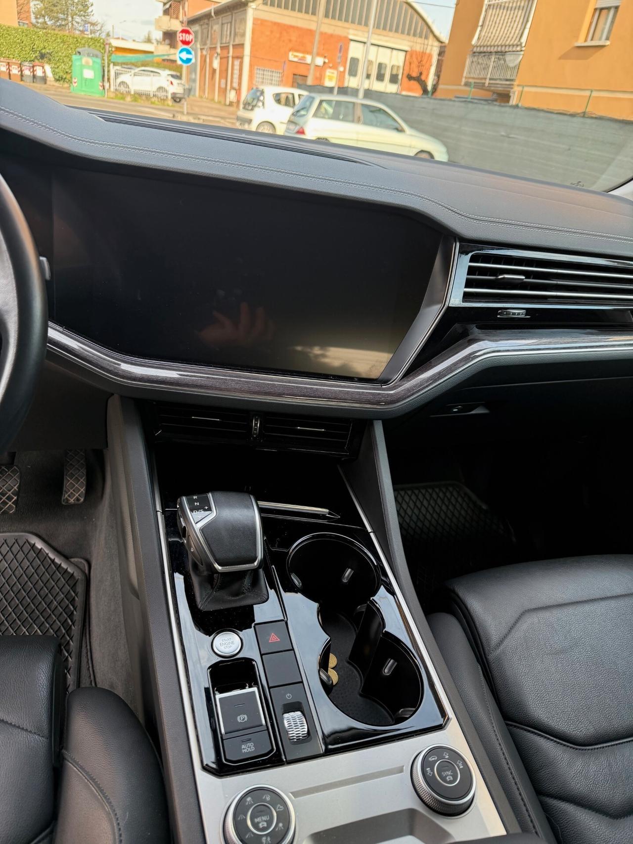 Volkswagen Touareg 3.0 V6 TDI - 4X4 - PELLE - NAV. - 12 MESI DI GAR.