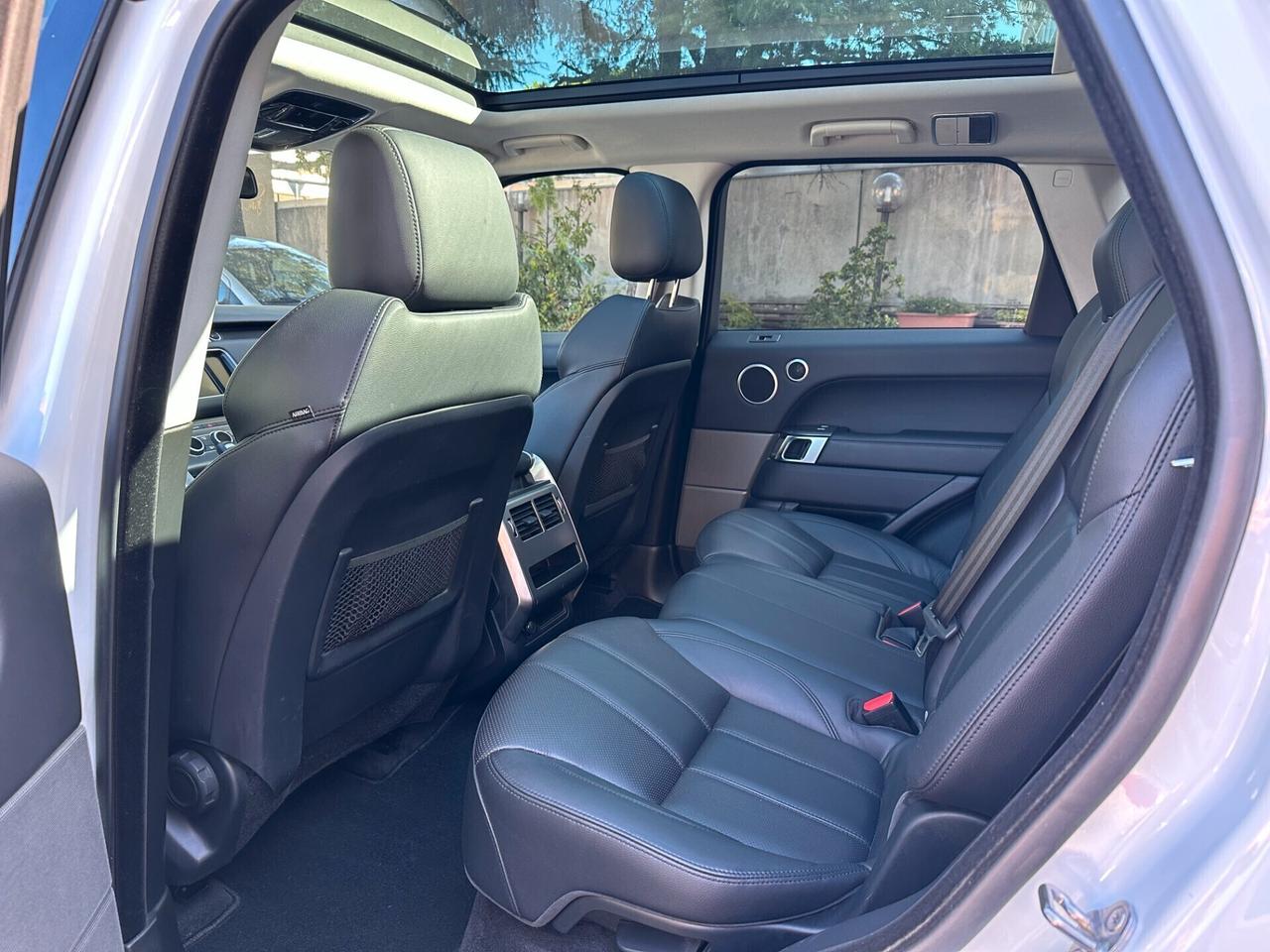 Land Rover Range Rover Sport Range Rover Sport 3.0 TDV6 HSE Dynamic PANORAMA / R22 / AIR SUSPENSION