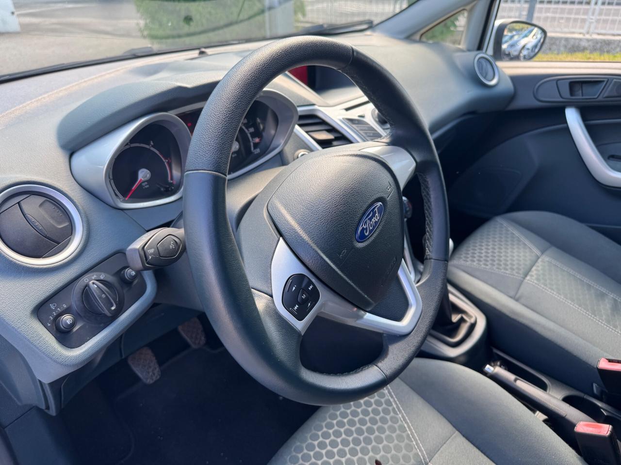 Ford Fiesta 1.4 TDCi 70CV 5 porte Titanium