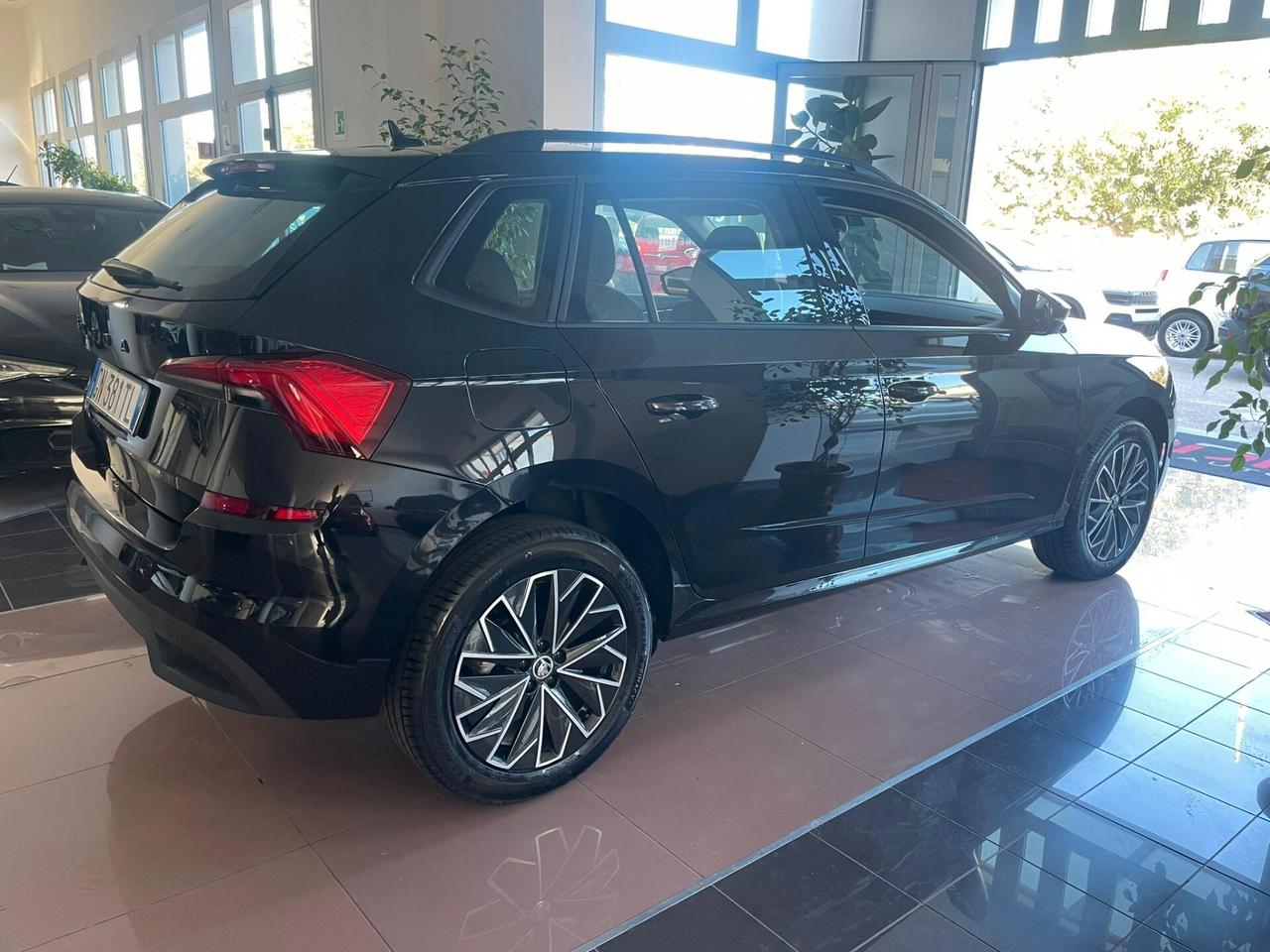 SKODA KAMIQ 1.0 TSI BLACK DOTS