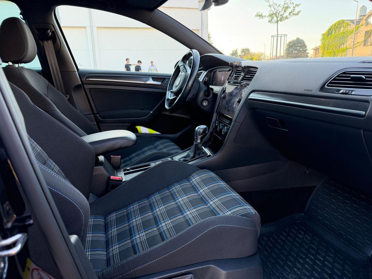 Volkswagen Golf 1.4 TSI GTE PHEV Executive #10313