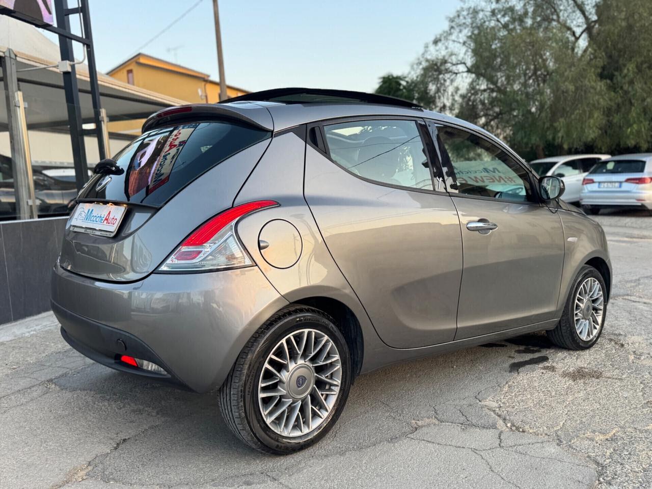 LANCIA YPSILON 1.3 MJT II 95 CV PLATINUM EDITION TETTO FULL