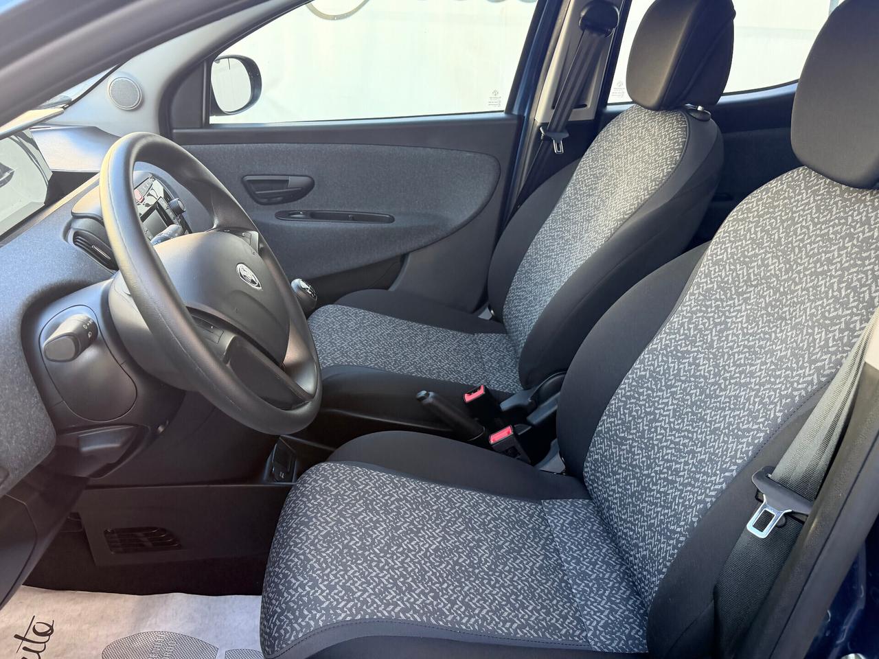 Lancia Ypsilon 1.0 FireFly 5 porte S&S Hybrid Silver Plus