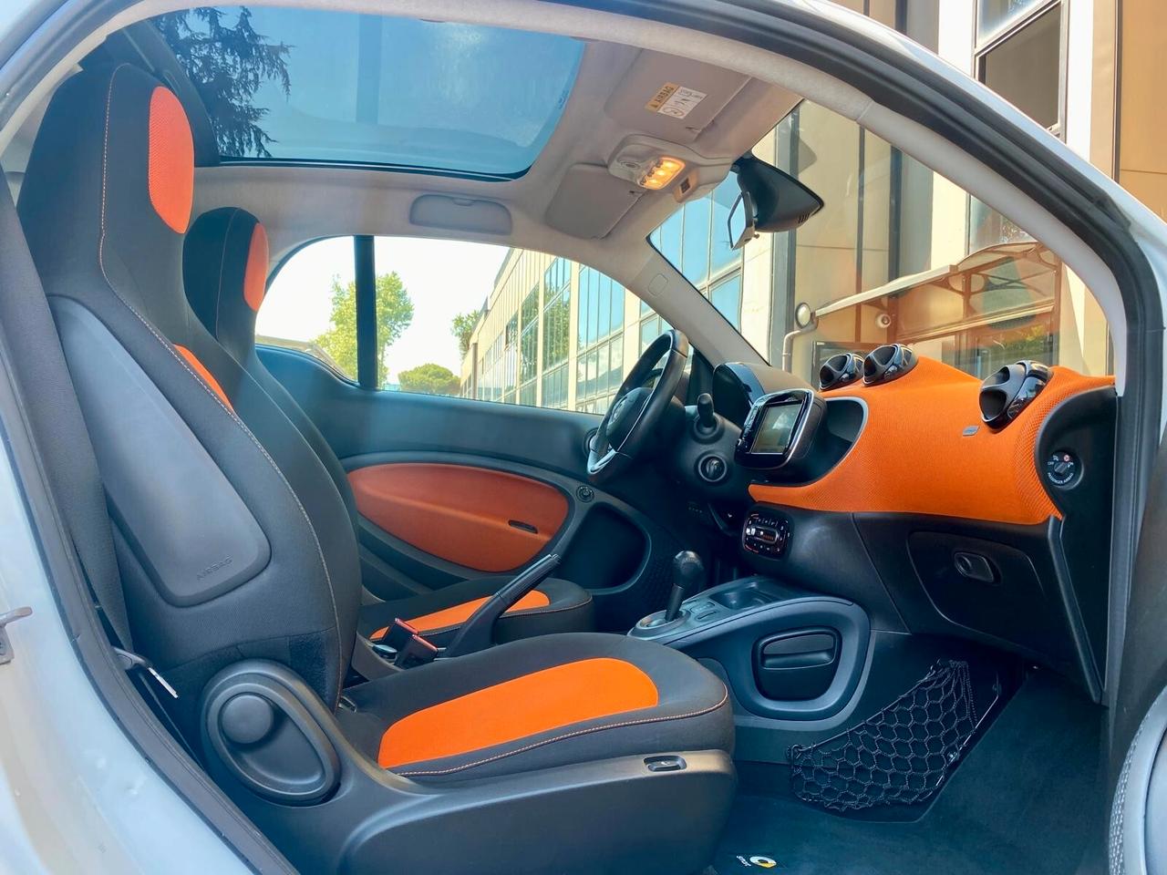 Smart ForTwo PASSION -TETTO-LED -NAVI-GARANZIA