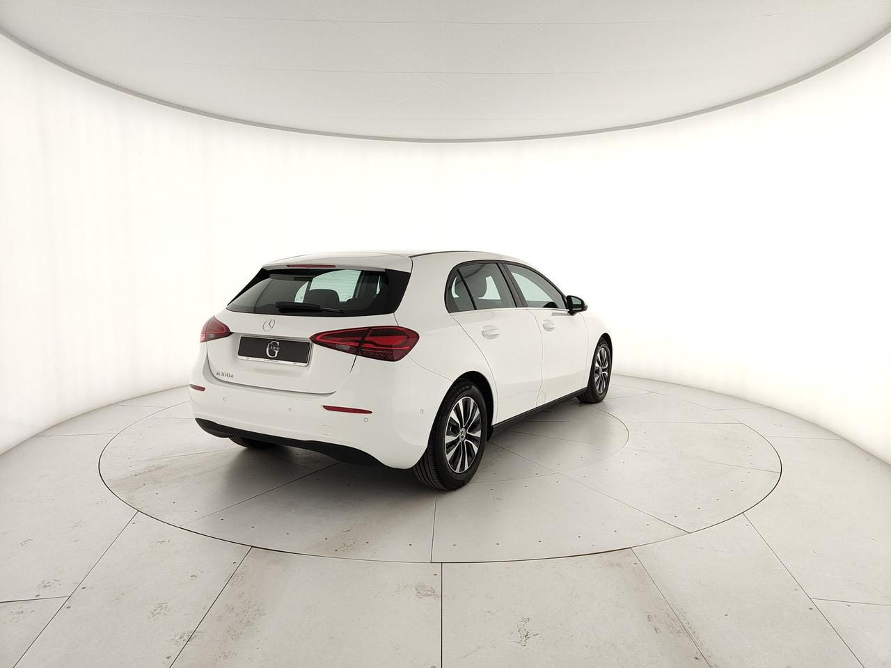 Mercedes-Benz A 180 d Advanced auto