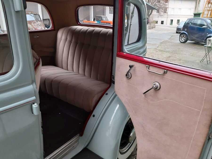 Ford Model B Sedan – 1933