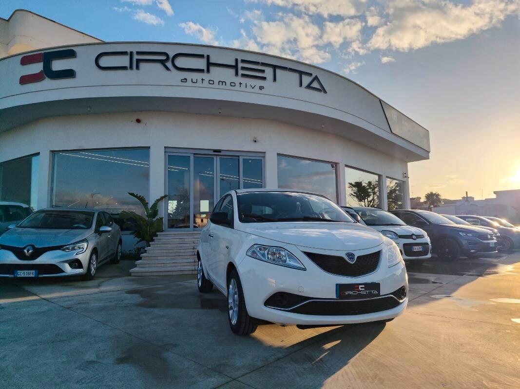 Lancia Ypsilon 1.2 Silver 69cv