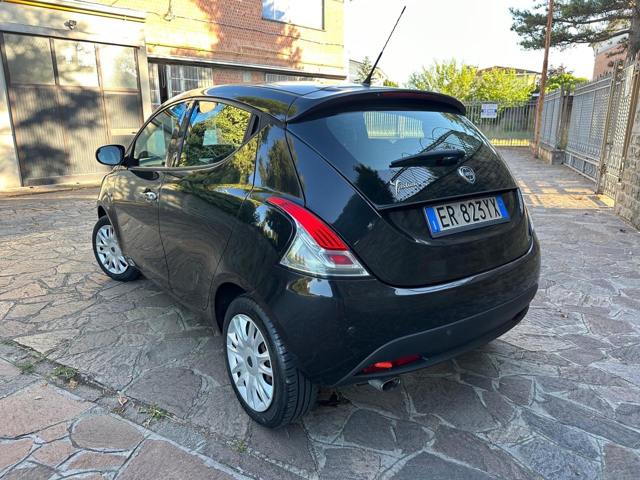 Lancia Ypsilon 1.2 69 CV 5 porte S&S Gold NEOPATENTATI