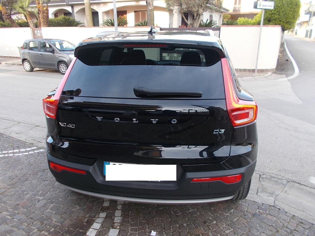 Volvo XC40 D3 AWD Geartronic Momentum Pro