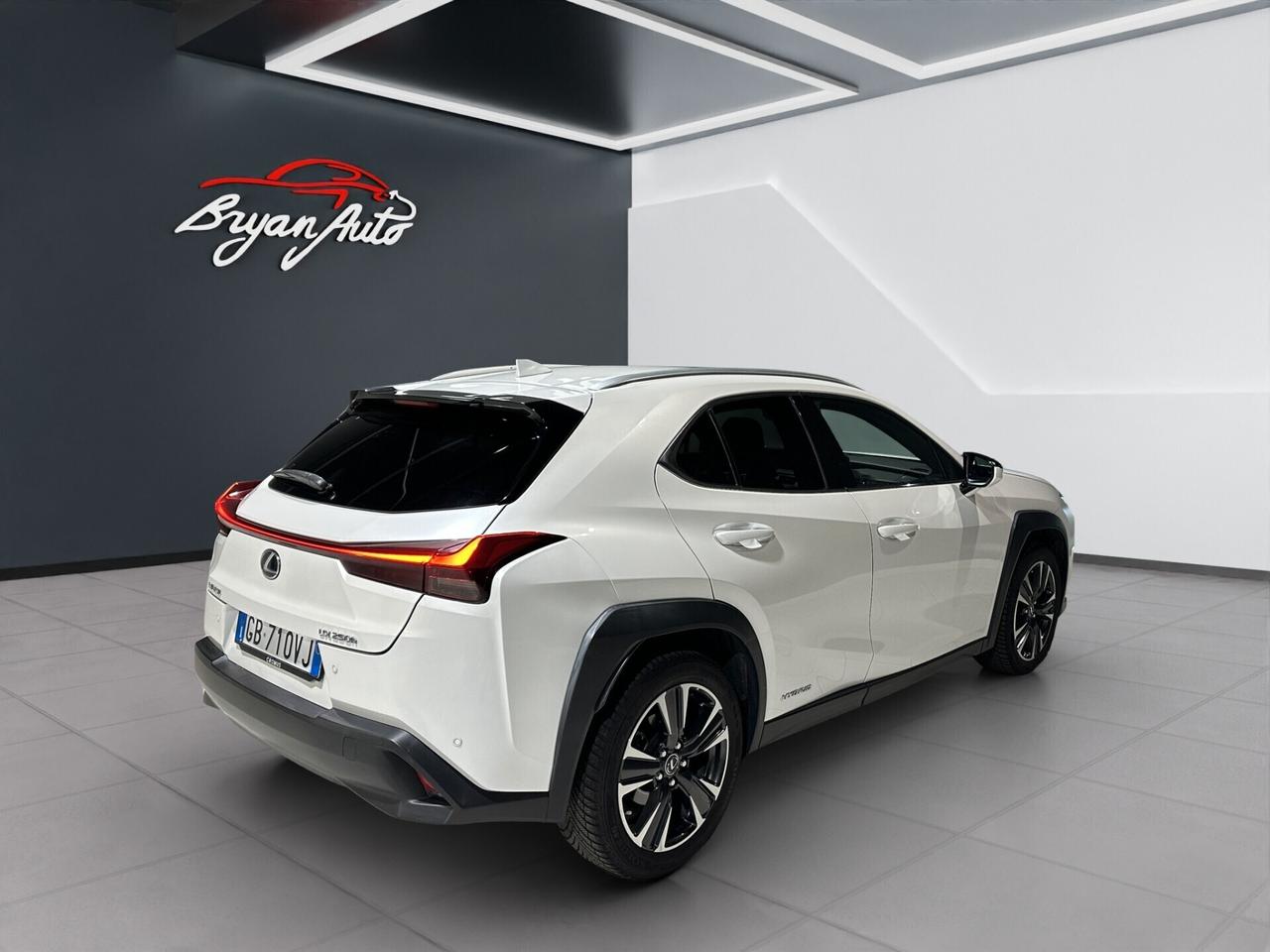 Lexus UX 250h 2.0 Luxury 2wd cvt