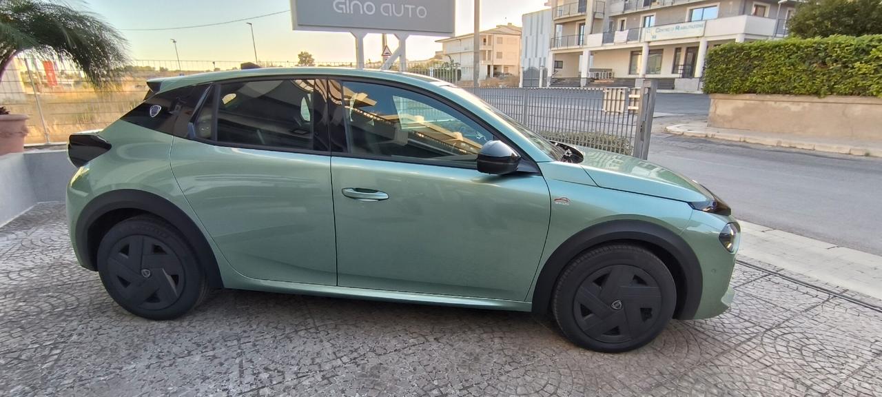 Lancia Ypsilon Hybrid e-DCT